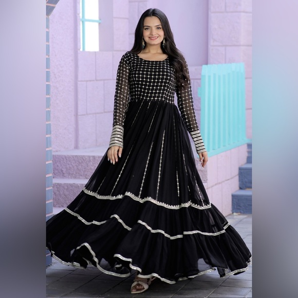 Georgette Festive Gown in Black and Grey with Sequence work - Picture 5 of 5